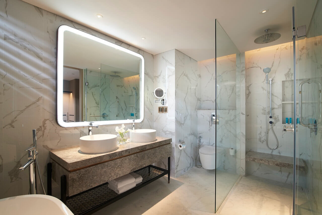 Club premier bathroom Amari Bangkok