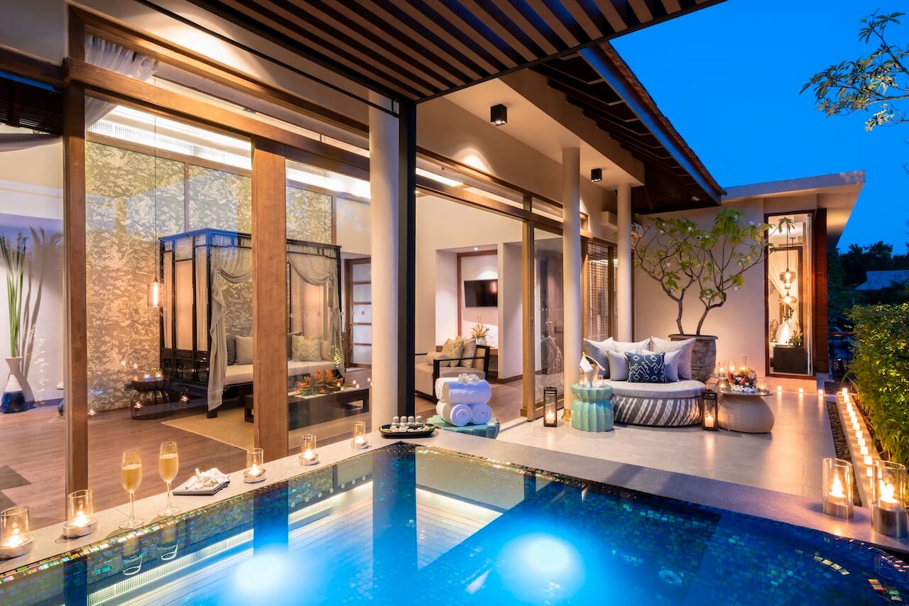 Jacuzzi pool suite The Sarojin