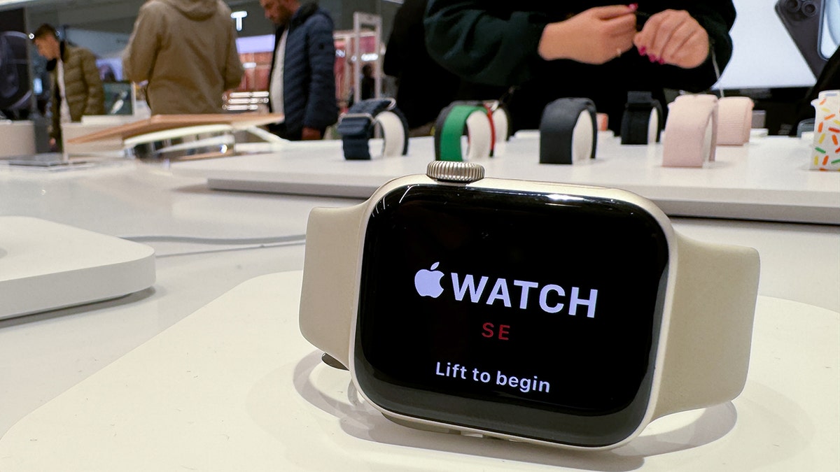 US health secretary touts wearables as...